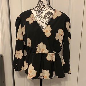 SOLD💜Ruched Sleeve Floral Blouse